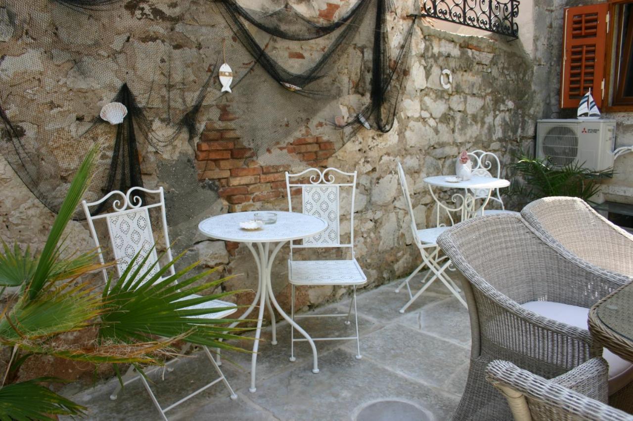Studio Apartment La Maison De Catherine Rovinj Exterior foto