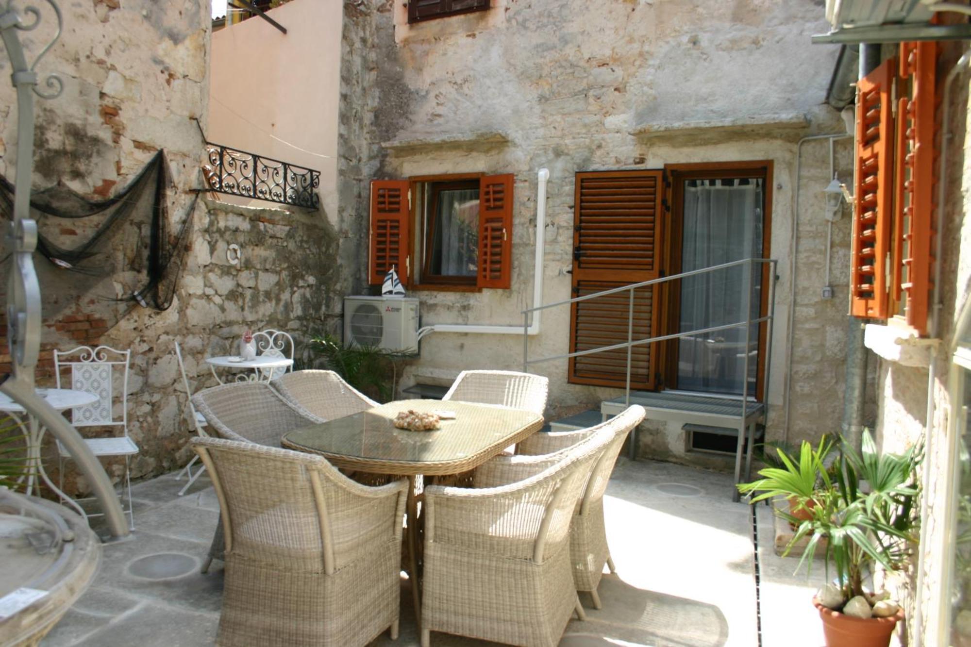 Studio Apartment La Maison De Catherine Rovinj Exterior foto